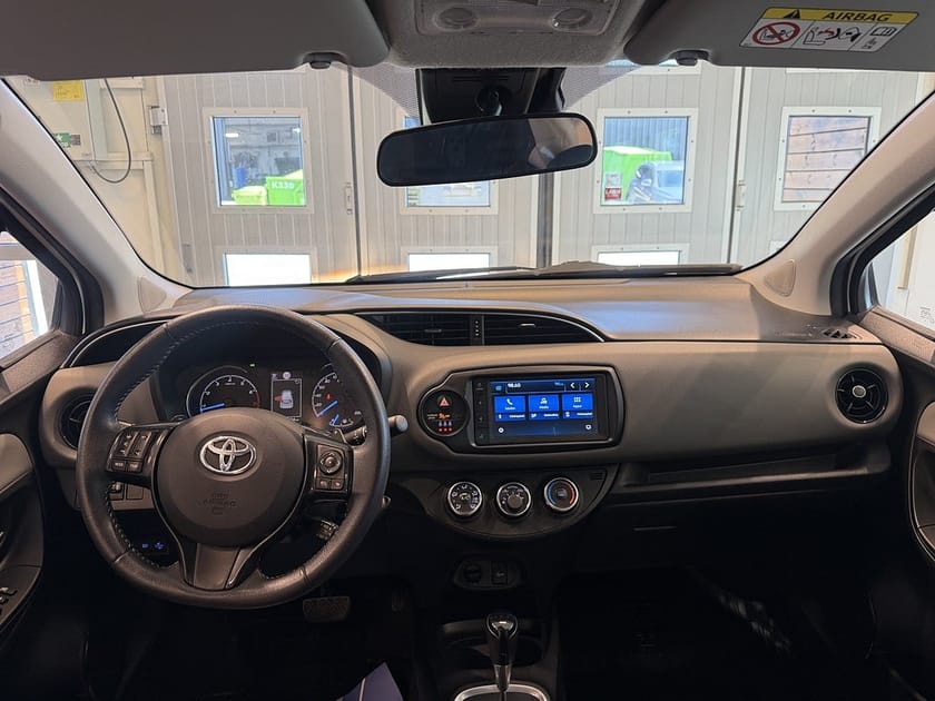 Bild 5 av Toyota Yaris 5-dörrar 1.5 VVT-iE Multidrive S Active B-kamera Lågmil