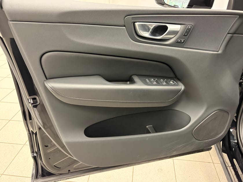 Bild 5 av Volvo XC60 Recharge T6 Core Edition | Motorstolspaket