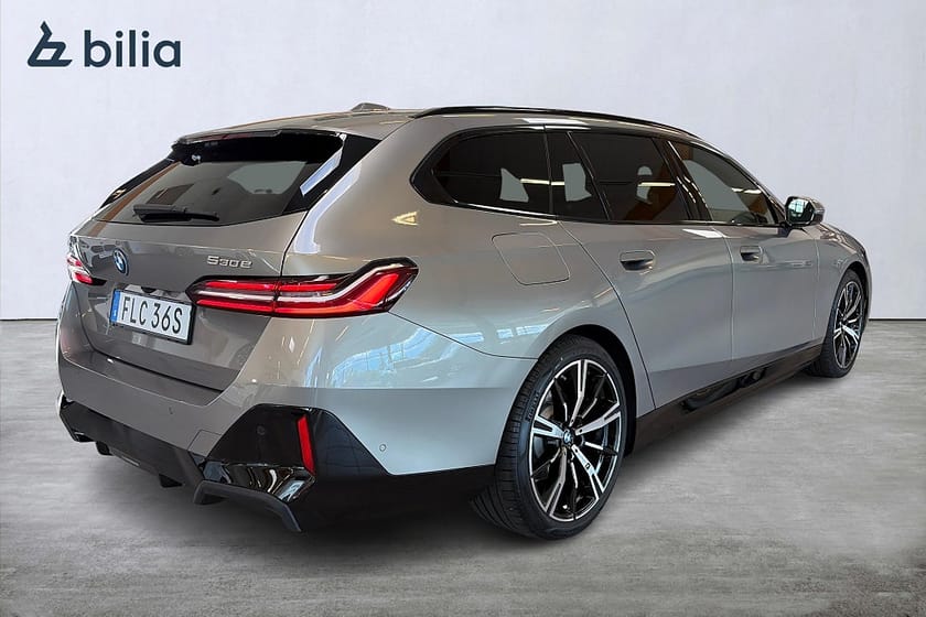 Bild 3 av BMW 530e xDrive Touring M Sport H/K 360 Kamera Aktiv Fart. Drag