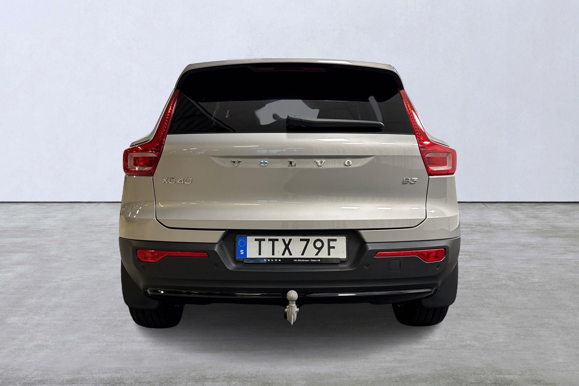 Volvo XC40 B3 FWD Bensin Plus Dark 2025, photo 5/10