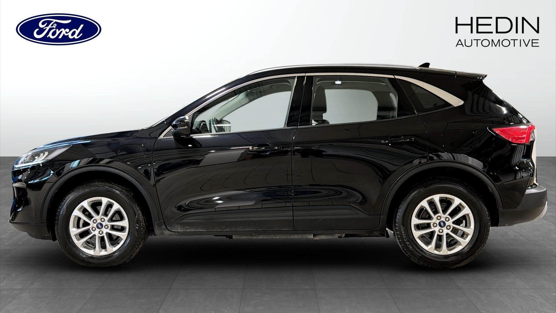 Ford Kuga Plug-In Hybrid 2022, photo 6/22