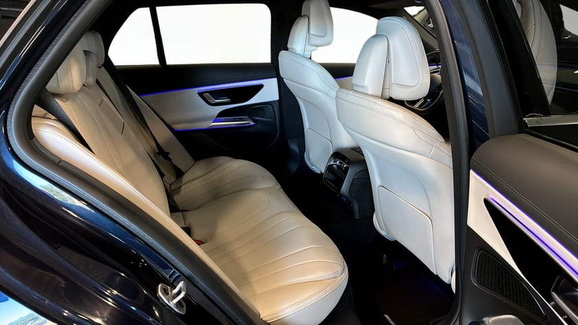 Bild 5 av Mercedes-Benz E 300 de 4MATIC T KOMBI AMG ADVANCED EDITI Drag AMG Line 360