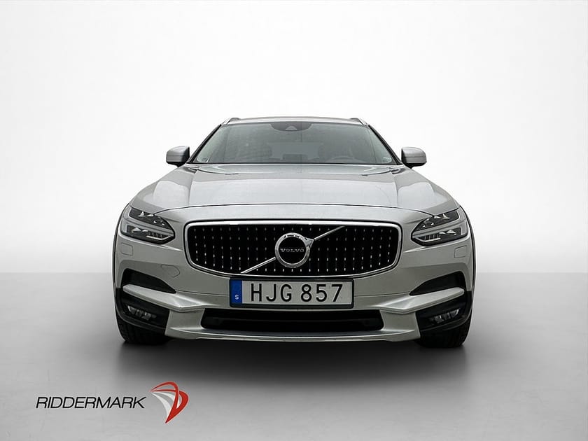 Bild 2 av Volvo V90 Cross Country D4 AWD Plus Pano H/K Skinn Drag BLIS