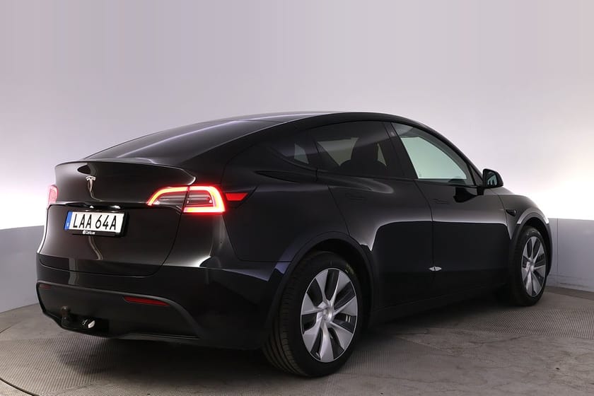 Bild 5 av Tesla Model Y Standard Range RWD Autopilot Panorama Drag