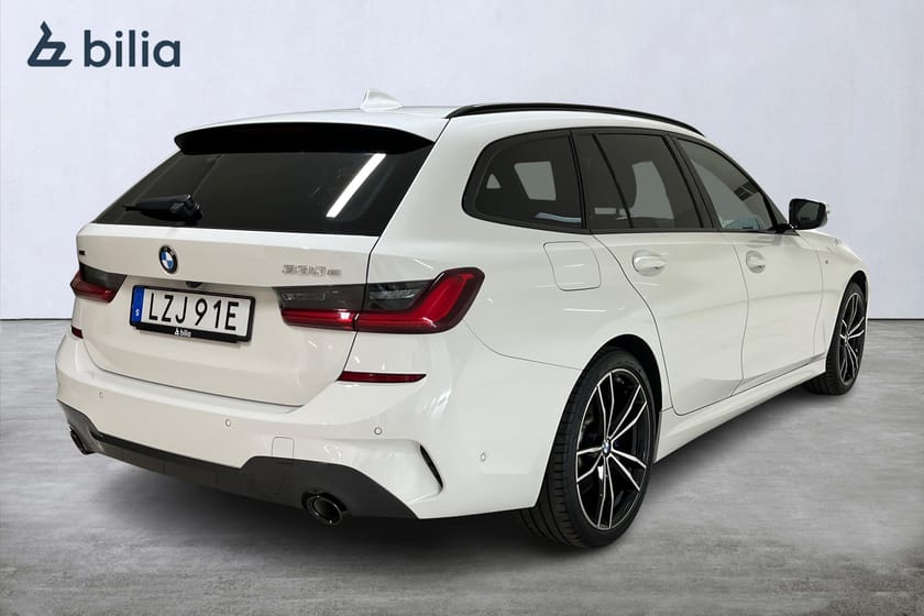 Bild 4 av BMW 330e xDrive Touring M-Sport / HUD / Driving Prof / Laser / Drag