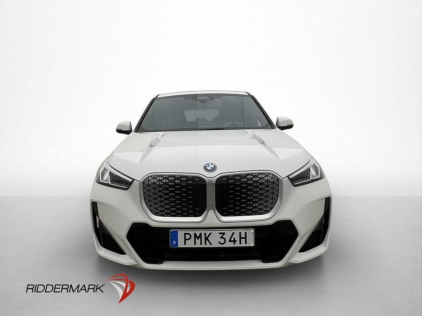 Bild 3 av BMW iX1 xDrive30 M Sport H/K Kamera CarPlay Halvskinn MOMS