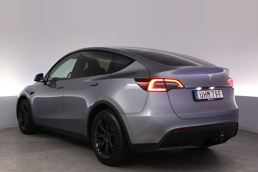 Bild 4 av Tesla Model Y Long Range AWD Autopilot Pano Drag