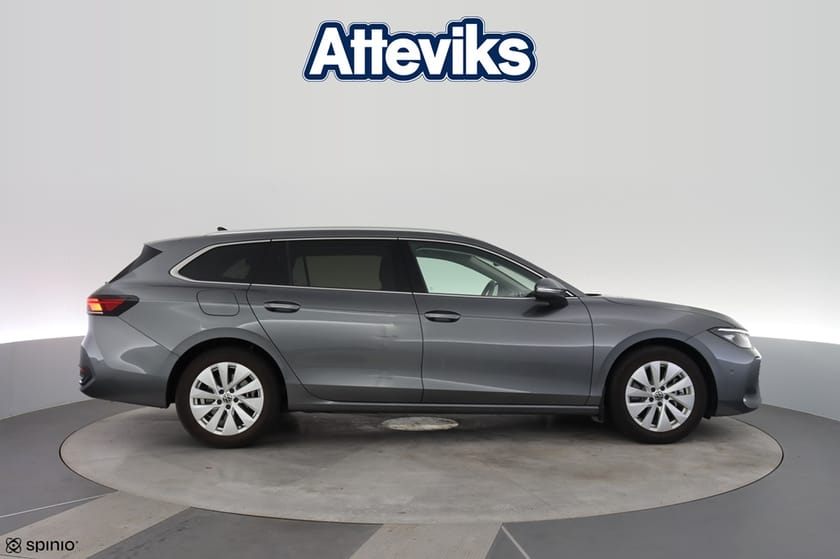 Bild 2 av Volkswagen Passat Variant eHybrid 272hk Business Drag P-Värm Kamera Navi