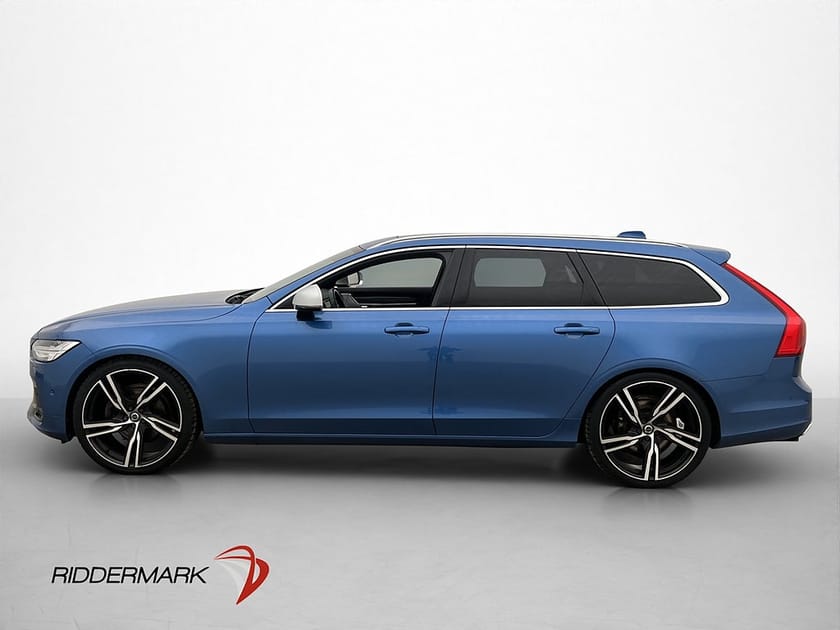 Bild 4 av Volvo V90 D5 AWD R-Design Pano B&W 360° HuD D-Värm Navi Drag