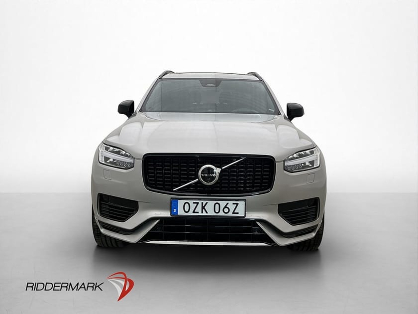 Bild 2 av Volvo XC90 7 Säten Recharge T8 Ultimate Dark B&W Pano Luft Drag HUD