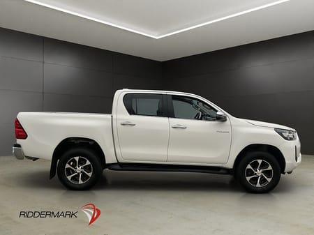 Toyota Hilux Dubbelhytt Hero 2.4 AWD M/K-Värmare Drag Kamera Diff Moms