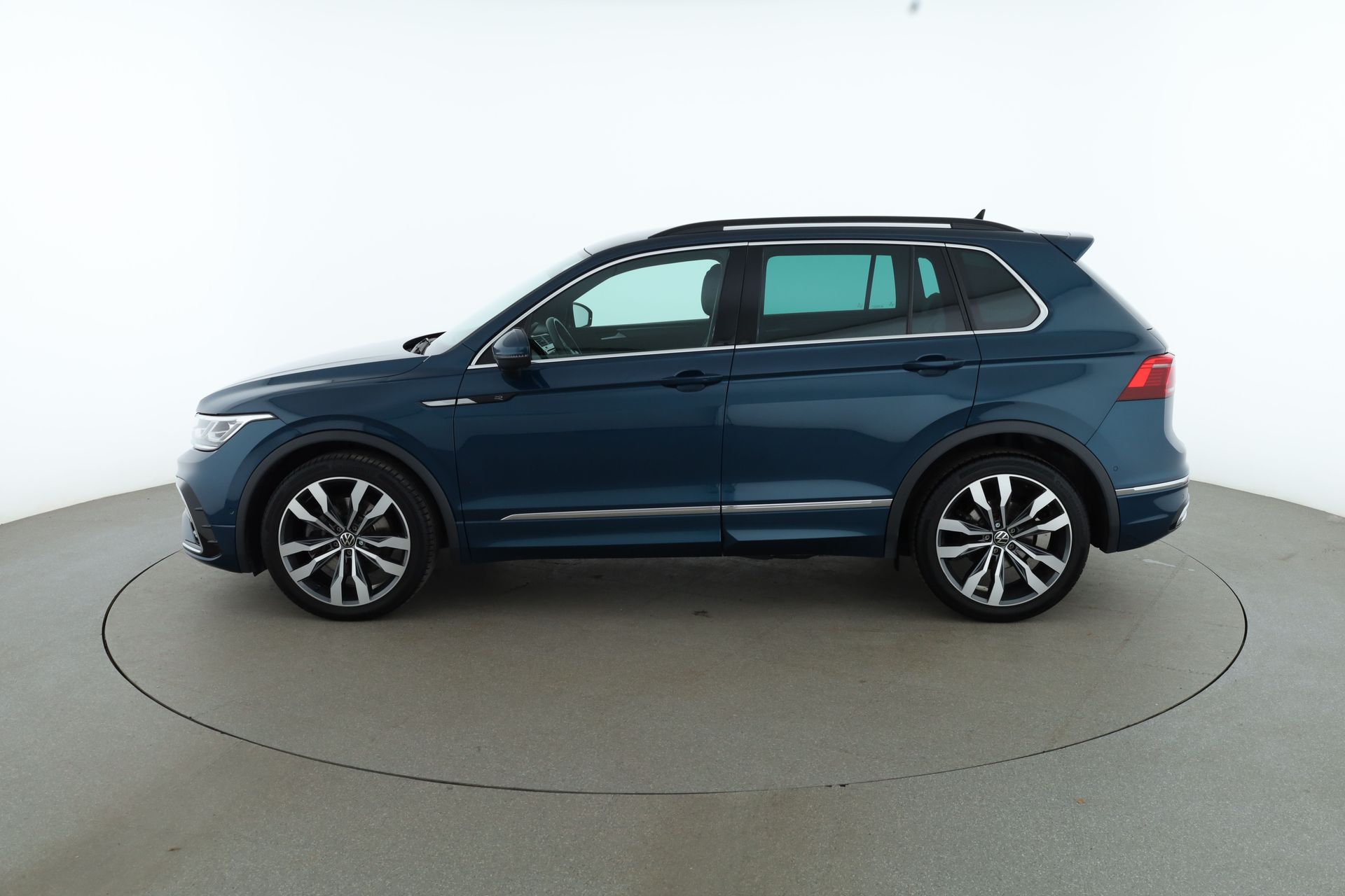 Volkswagen Tiguan 2023, bild 2/10
