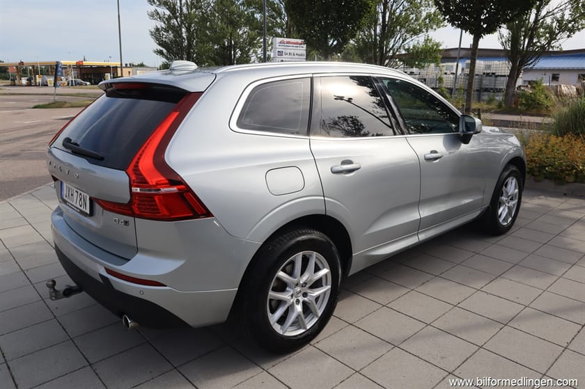 Bild 3 av Volvo XC60 D4 AWD 190hk Momentum SE Drag Svensksåld