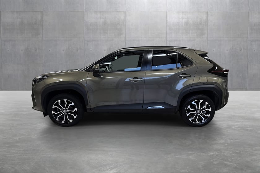 Bilde 2 av Toyota Yaris Cross Hybrid 115 AWD-i 1,5 Bensin Automat Active