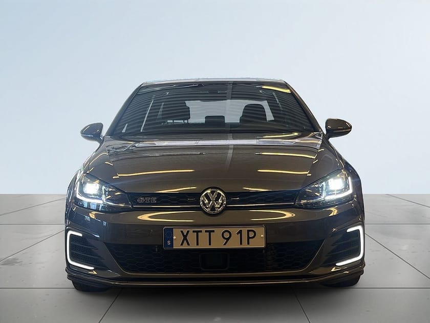 Bild 2 av Volkswagen Golf GTE 1.4 TSI 50-64km Range/P-Sens/S&V-Hjul/Carplay & AA
