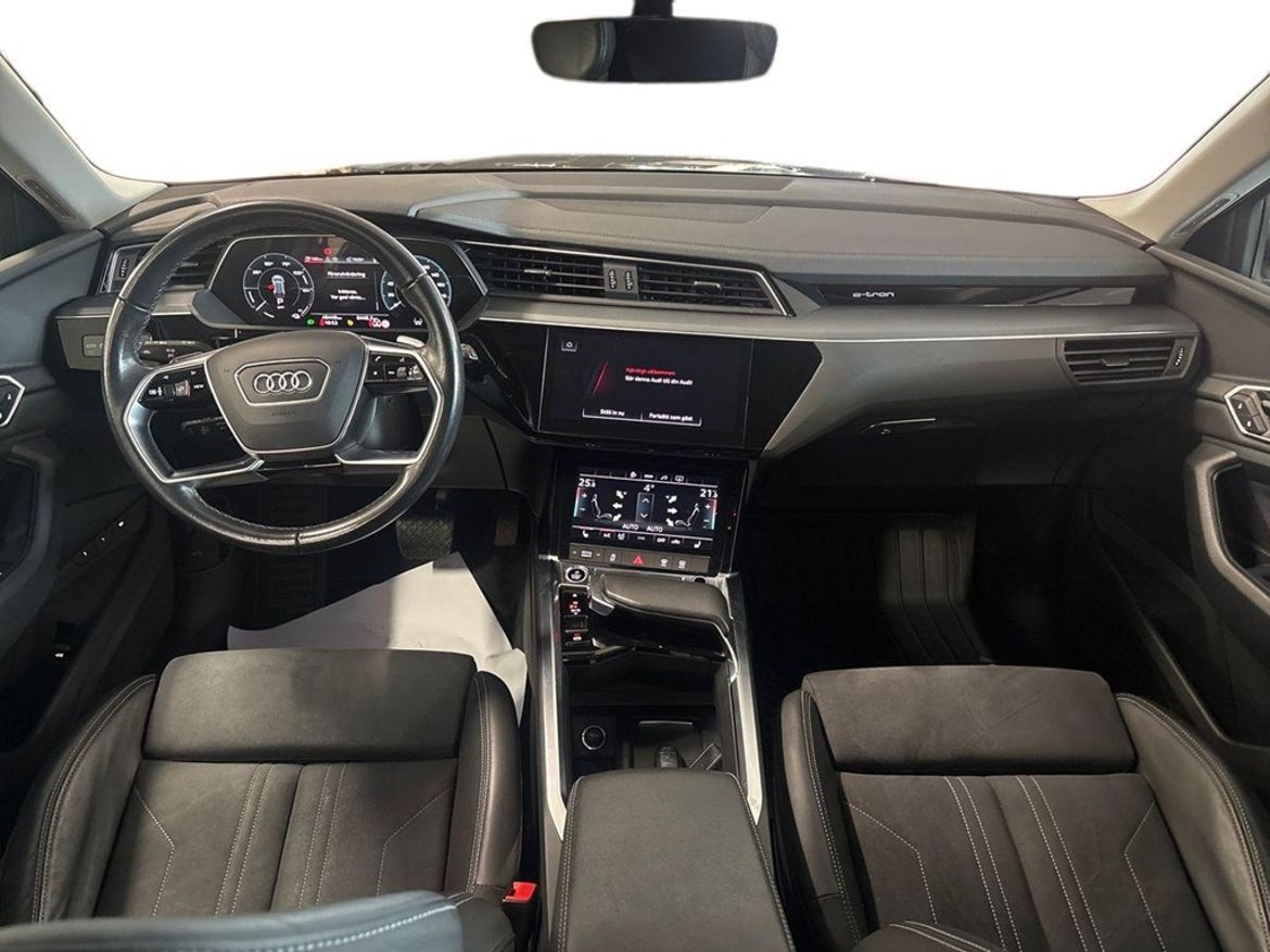 Audi Audi Q8 55 e-tron quattro — bild 14