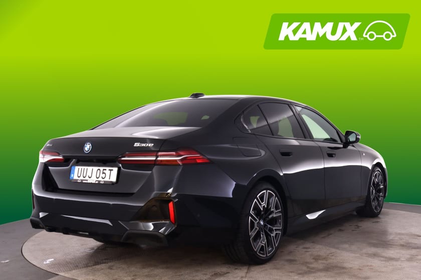 Bild 4 av BMW 530e xDrive M Sport Business Innovation 360 Bowers Drag HuD Travelpkt Ambient