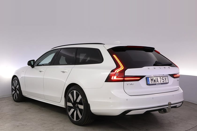 Bild 4 av Volvo V90 T6 Plug-In Hybrid AWD Plus Dark Läder 360 H/K Drag