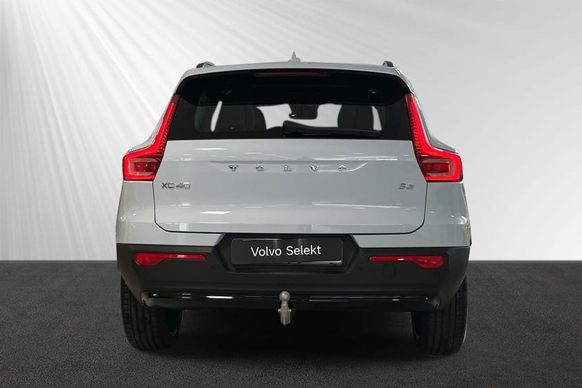Bild 2 av Volvo XC40 B3 FWD Bensin Ultimate Dark