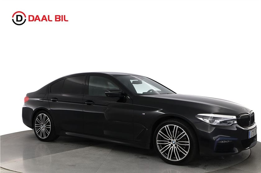 Bild 4 av BMW 520d xDrive Sedan 190HK M-SPORT TAKLUCKA H/K® 3D-VIEW HUD