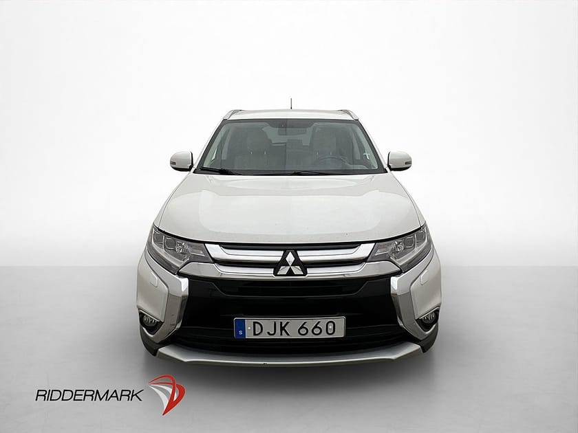 Bild 2 av Mitsubishi Outlander AWD Business 7-sits Läder Kamera Drag
