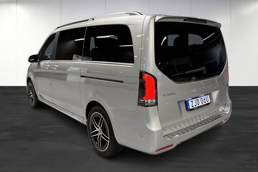 Bild 4 av Mercedes-Benz V 300d 4MATIC 3.2t 300 D LÅNG AVANTGARDE 4M | AMG | 360 | Burmester | 7-Sits |