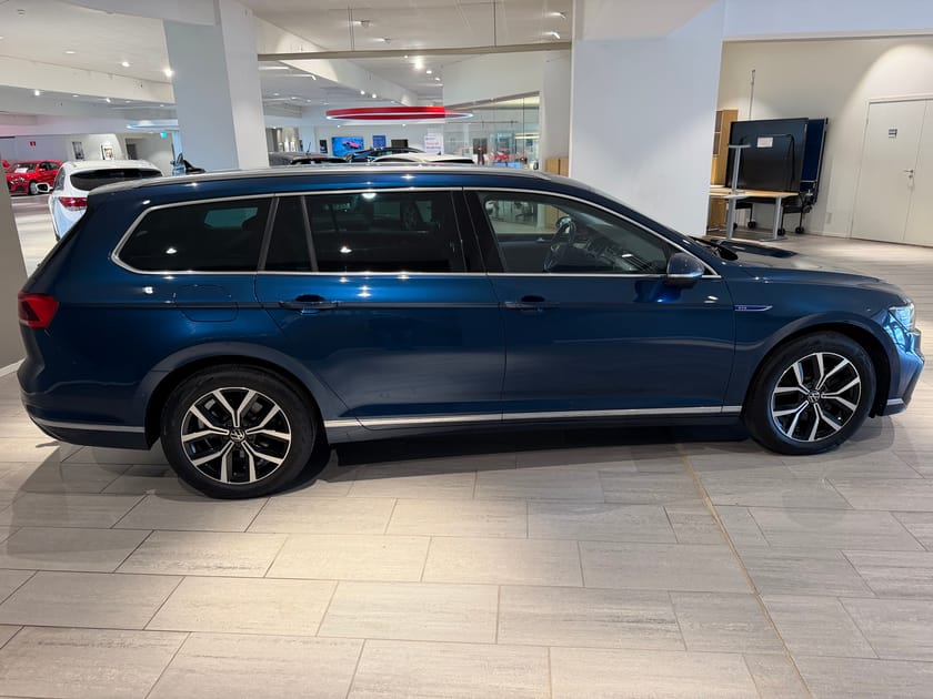 Bild 5 av Volkswagen Passat Sportscombi GTE 218hk DSG | Drag V-hjul Backkamera Värmare