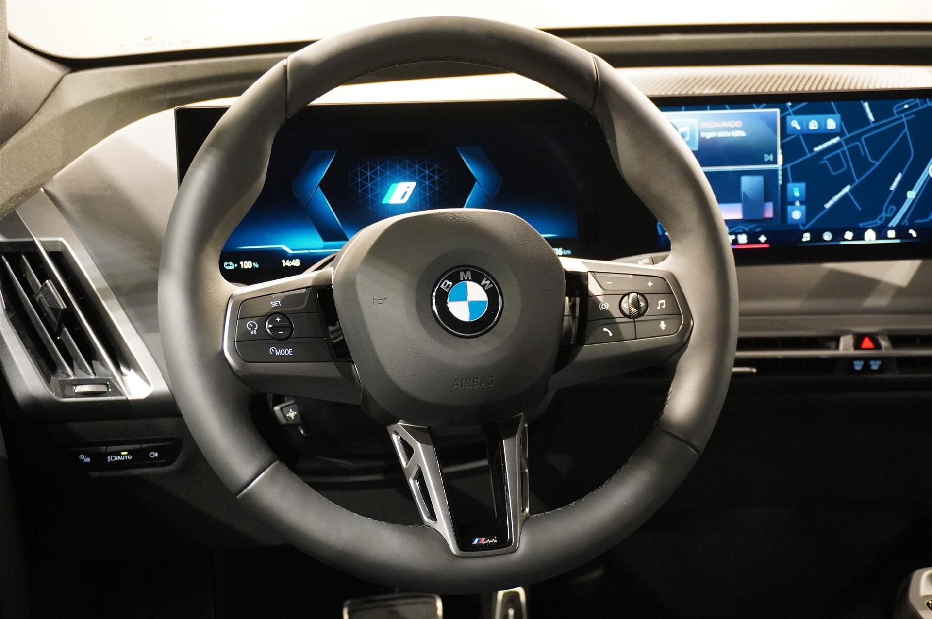 BMW iX xDrive60, 544ps, 2026