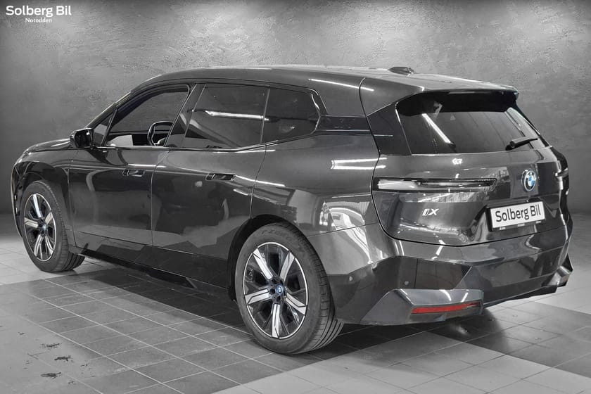 Bilde 5 av BMW iX xDrive40 Fully Charged|ACC|360|H/K|DAB|H.Feste++