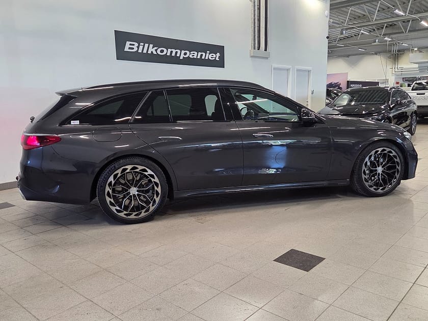 Bild 3 av Mercedes-Benz E 300 de 4MATIC T 9G-Tronic AMG Line Advanced Euro 6