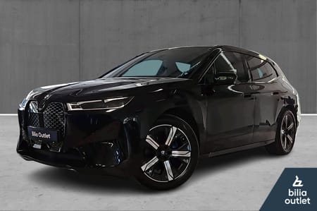 BMW iX xDrive50 Fully Charged Sports.pk, Multiseter, Luft