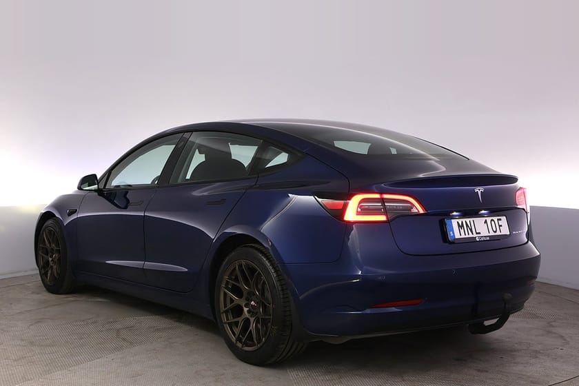 Bild 4 av Tesla Model 3 Long Range AWD Refresh Autopilot Panorama Drag