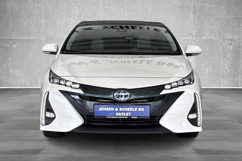 Bilde 3 av Toyota Prius Plug-in Hybrid R-Kamera, Navigasjon, DAB, Cruisekontroll,