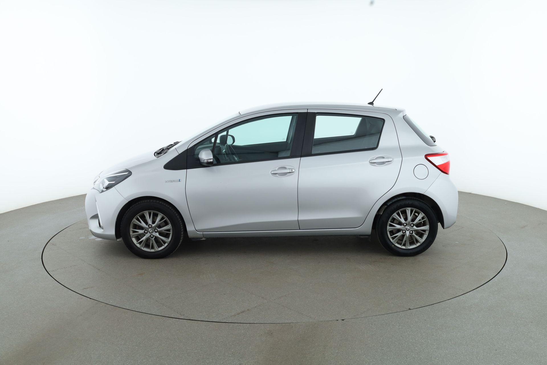 Toyota Yaris Hybrid 2019, bild 2/10