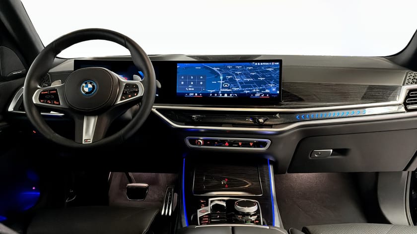 Bild 4 av BMW X5 xDrive50e M Sport Pro Pano HUD H&K 360 Sky Lounge
