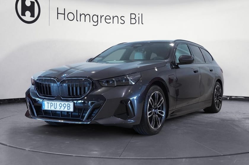 Bild 1 av BMW 530e xDrive Touring Fully Charged M Sportpaket Pro