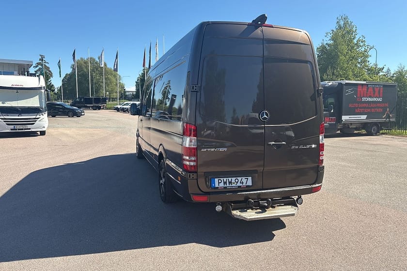 Bild 4 av Mercedes-Benz Sprinter 319 BlueTEC Skåpbil 3.0 V6 7G-Tronic /5 Sits Crossbuss