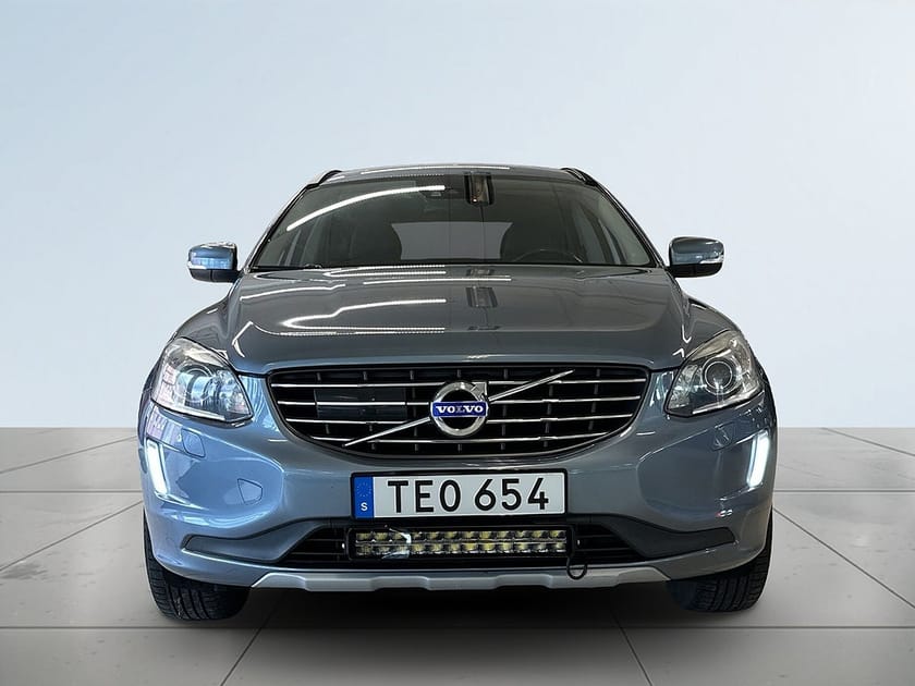 Bild 2 av Volvo XC60 D4 AWD Aut Classic Momentum Drag Dvärm Navi Psens S&V