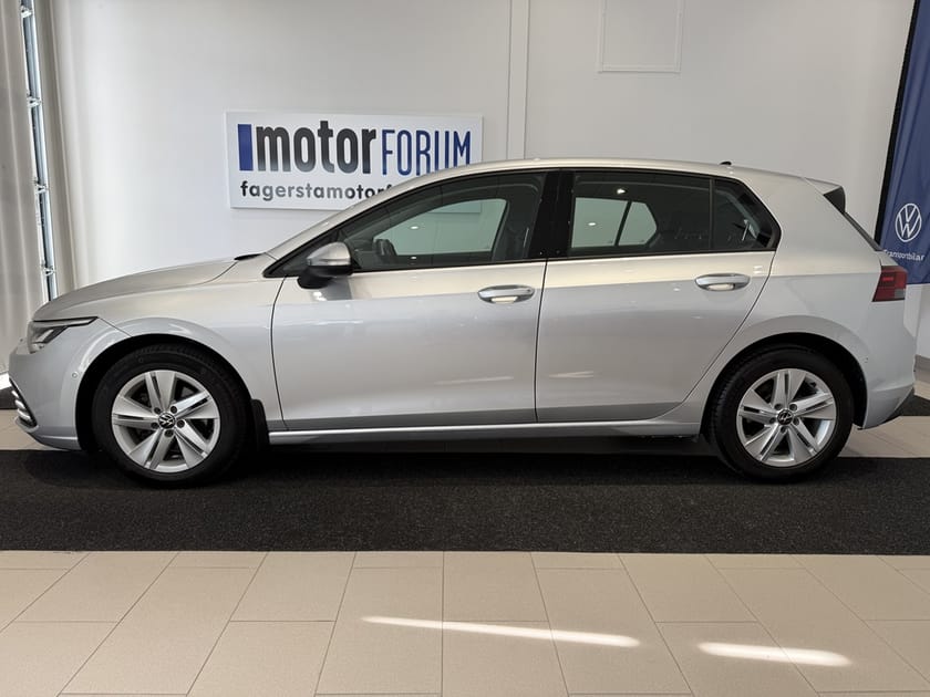 Bild 2 av Volkswagen Golf 1,0 110hk Aut S&Vhjul M&K värmare