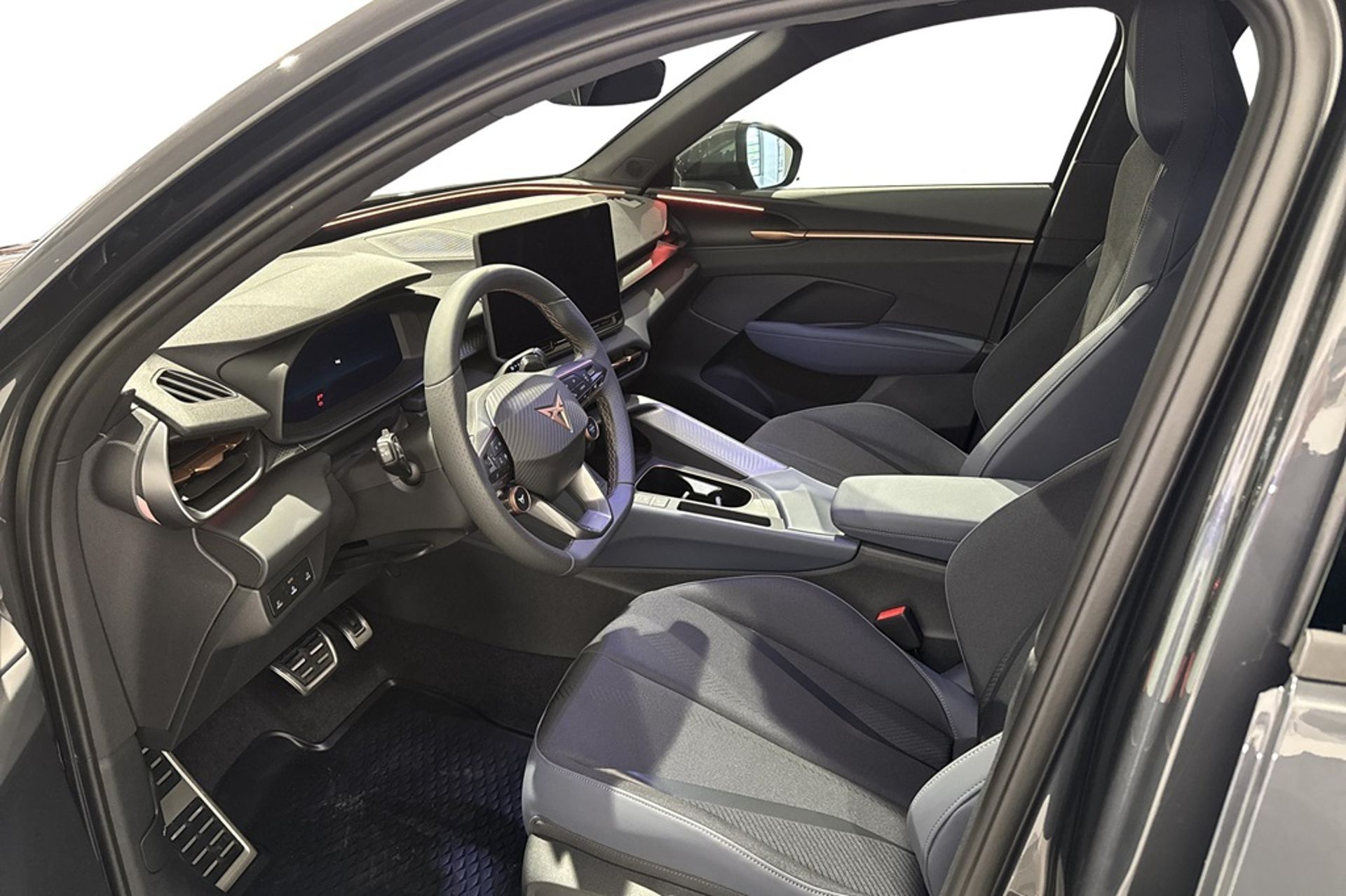 Cupra Terramar eTSI 150hk DSG Edge 2026, bild 6/9