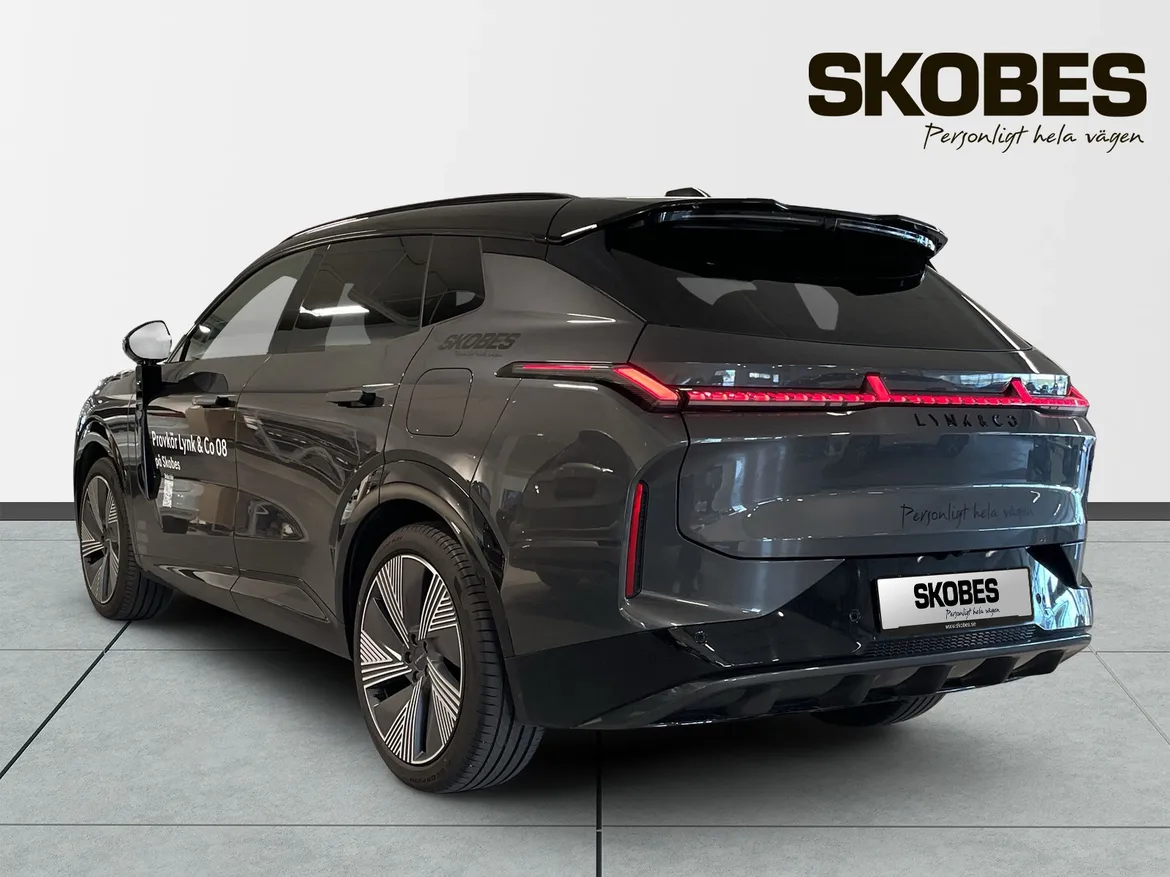 Lynk & Co 08 PHEV