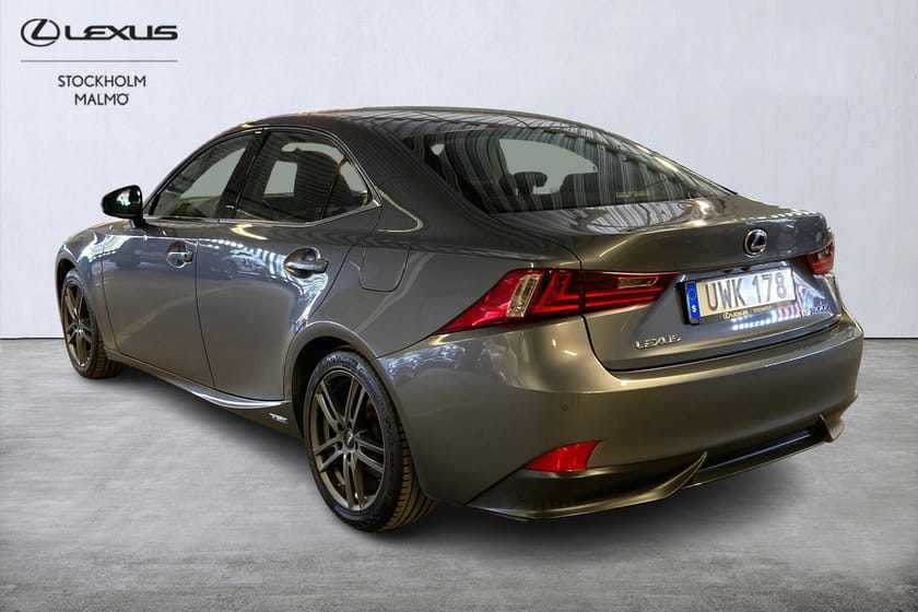 Bild 3 av Lexus IS 300h Halvskinn Backkamera Navigation