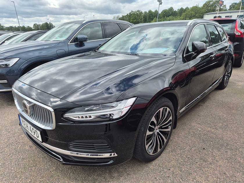 Bild 1 av Volvo V90 T6 Recharge Core Bright plug in AWD 350HK 4x4