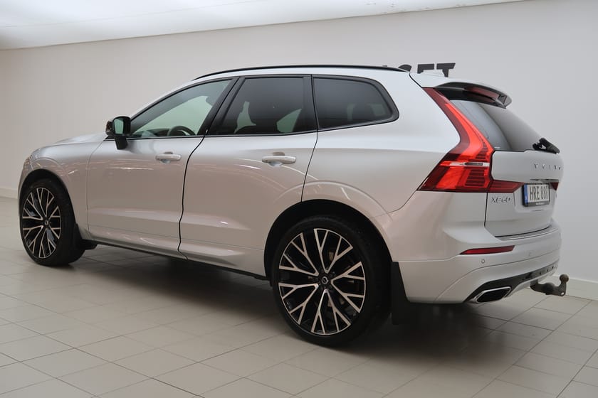 Bild 3 av Volvo XC60 B4 AWD Diesel R-Design, Drag, Pano, 22" Fälg