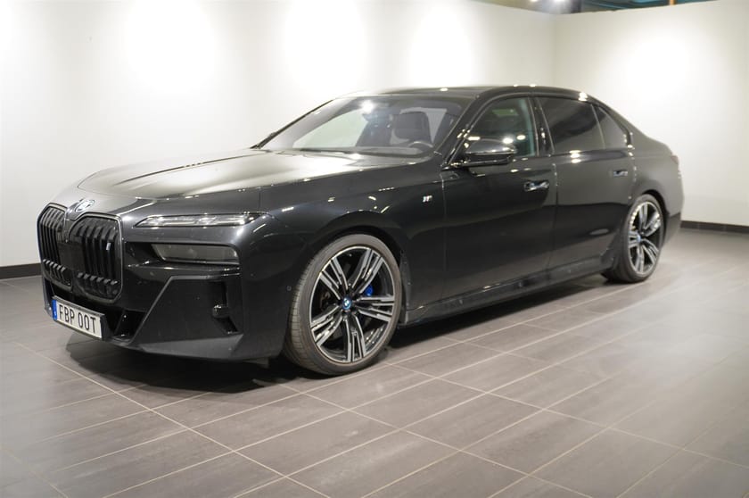 Bild 1 av BMW i7 xDrive60 M Sport Executive Connoisseur Innovation B W