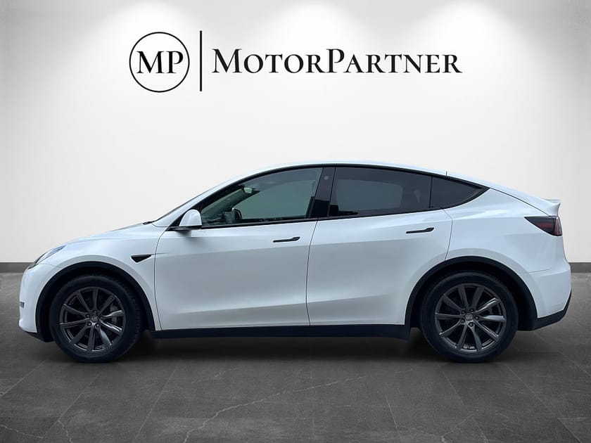 Bild 5 av Tesla Model Y Long Range AWD Autopilot Dragkrok MOMS 514hk