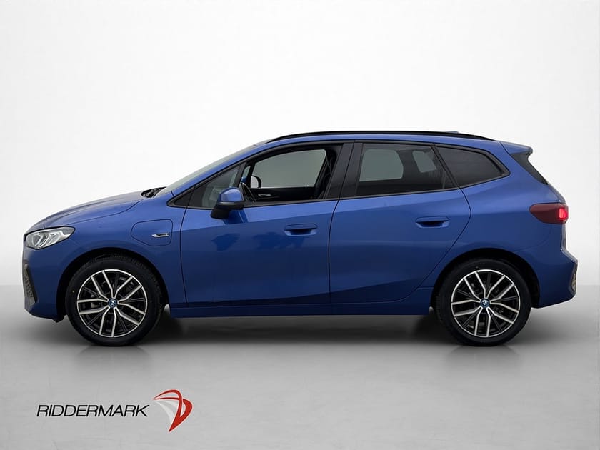 Bild 4 av BMW 225e xDrive Active Tourer 225 M Sport Pano Cockpit Kamera Drag