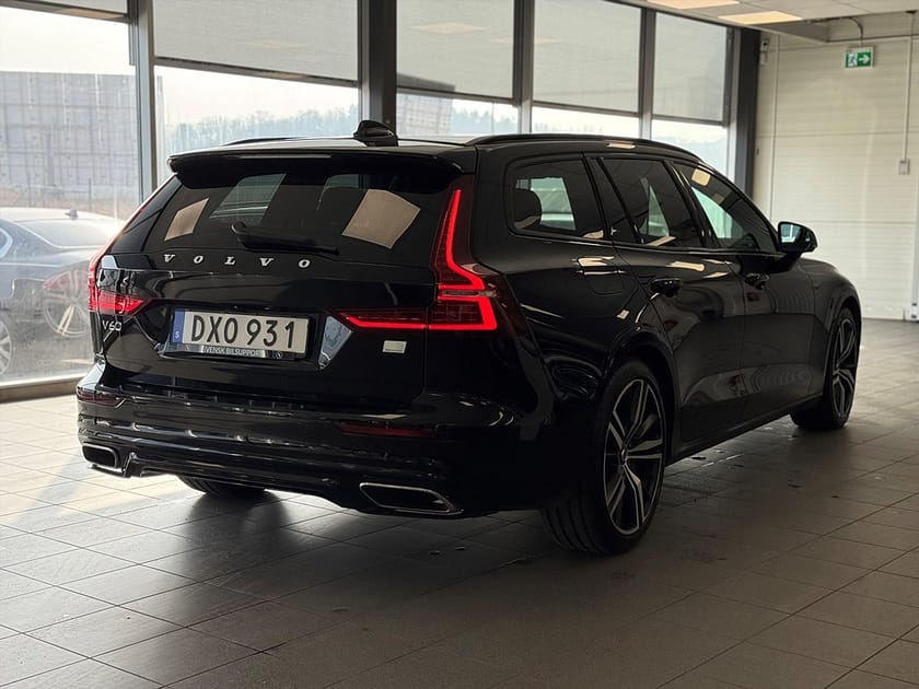 Bild 3 av Volvo V60 Recharge T6 AWD R-Design Värmare Kamera