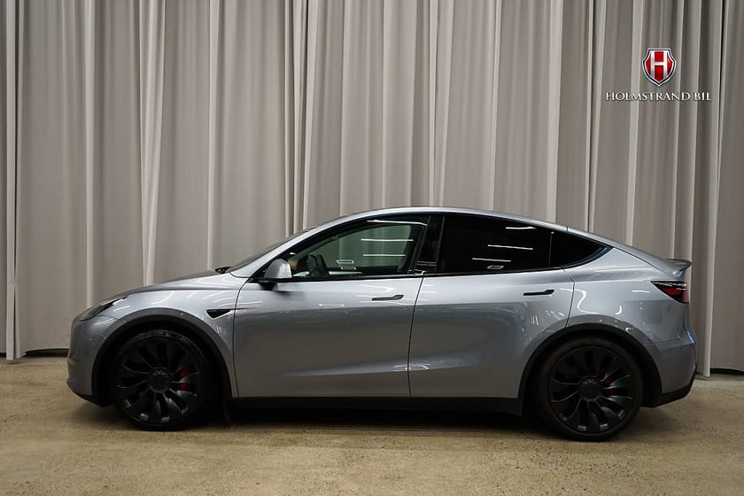 Bild 1 av Tesla Model Y Performance 534hk Drag Värmepump Rattvärme MOMS Turbin