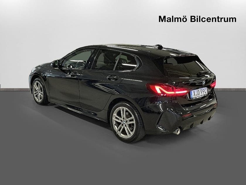 Bild 3 av BMW 118i Steptronic 136 hk M Sport Euro 6